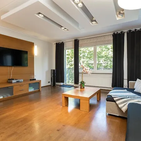 Cozy Right In Centre Apartmán